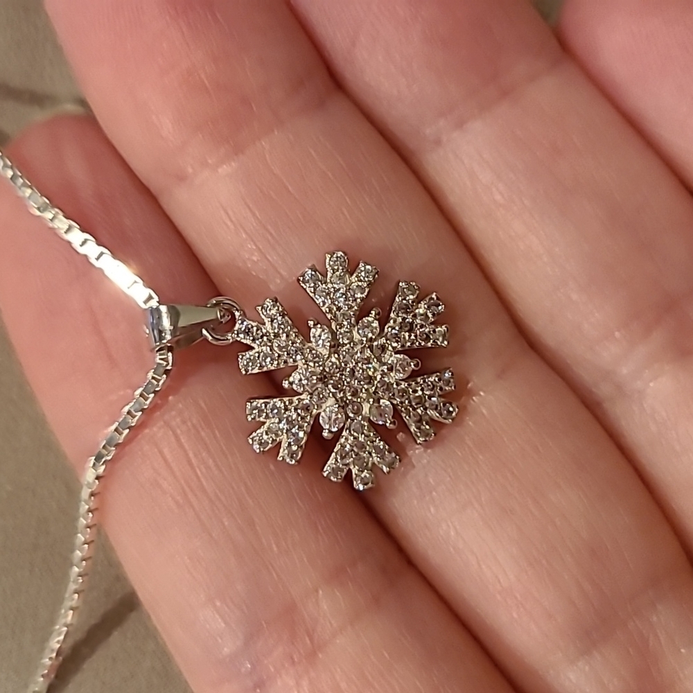 Sparkly Snowflake Necklace Cubic Zirconia Sterling Silver Box Chain
